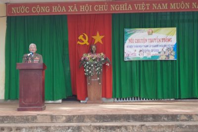 Trường TH Trần Cao Vân tổ chức gặp mặt nói chuyện truyền thống chào mừng 78 năm ngày thành lập Quân đội nhân dân Việt Nam.